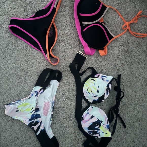 3 VS bathing suits - Picture 2 of 5